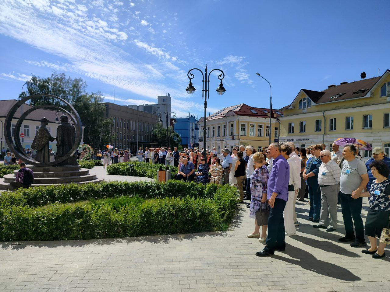 День семьи в Твери отметили парадом супругов и награждением многодетных  родителей | 08.07.2024 | Тверь - БезФормата