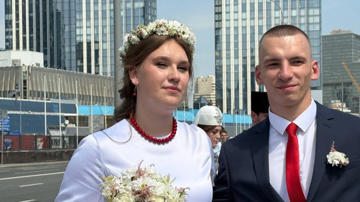 Две пары из Тверской области заключили брак на свадебном фестивале в Москве - новости ТИА
