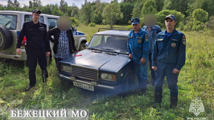 В Тверской области спасатели помогли четырем грибникам выбраться из леса - новости ТИА