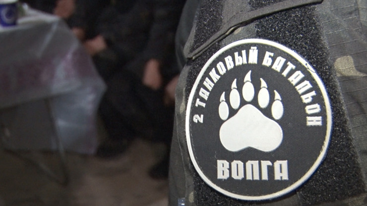 Бойцам танкового батальона "Волга" в зону СВО передали гуманитарный груз - новости ТИА