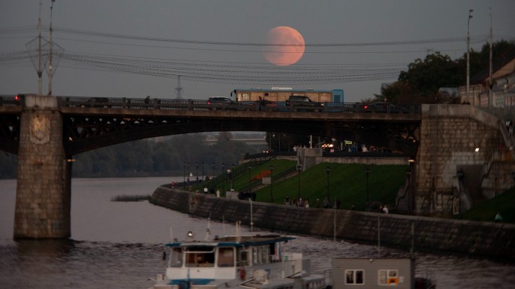 Подборка лучших фотографий лунного затмения в Твери - новости ТИА