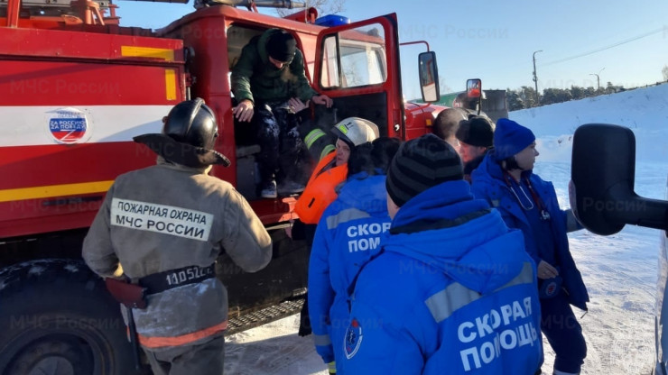 В Кимрах сотрудники МЧС спасли провалившегося под лёд велосипедиста - новости ТИА