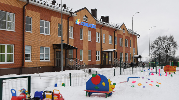 Игорь Руденя посетил детский сад "Семицветик" в селе Бурашево - новости ТИА