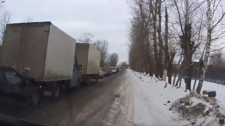 В Твери на Московском шоссе столкнулись четыре автомобиля - новости ТИА
