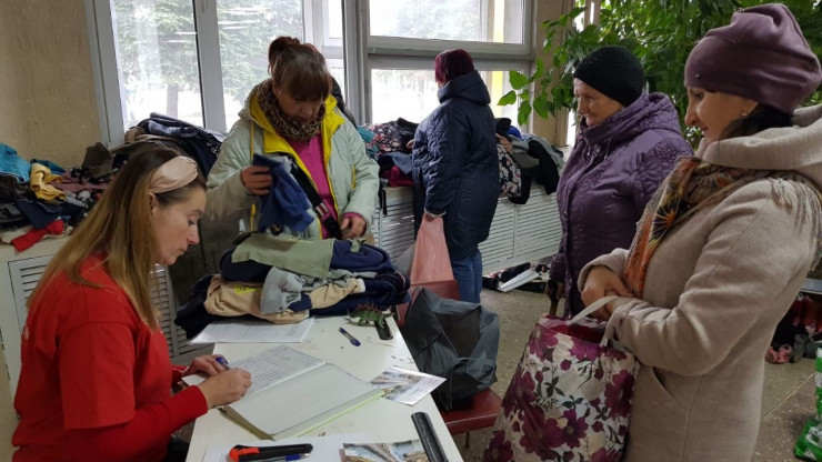 В Тверской области 3000 человек получили гуманитарную помощь от "Доброго шкафа" - новости ТИА