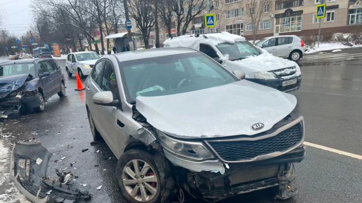 В Твери в ДТП на Смоленском переулке пострадала трёхлетняя девочка - новости ТИА