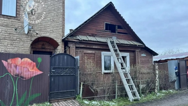 Два человека погибли на пожаре в частном доме - новости ТИА
