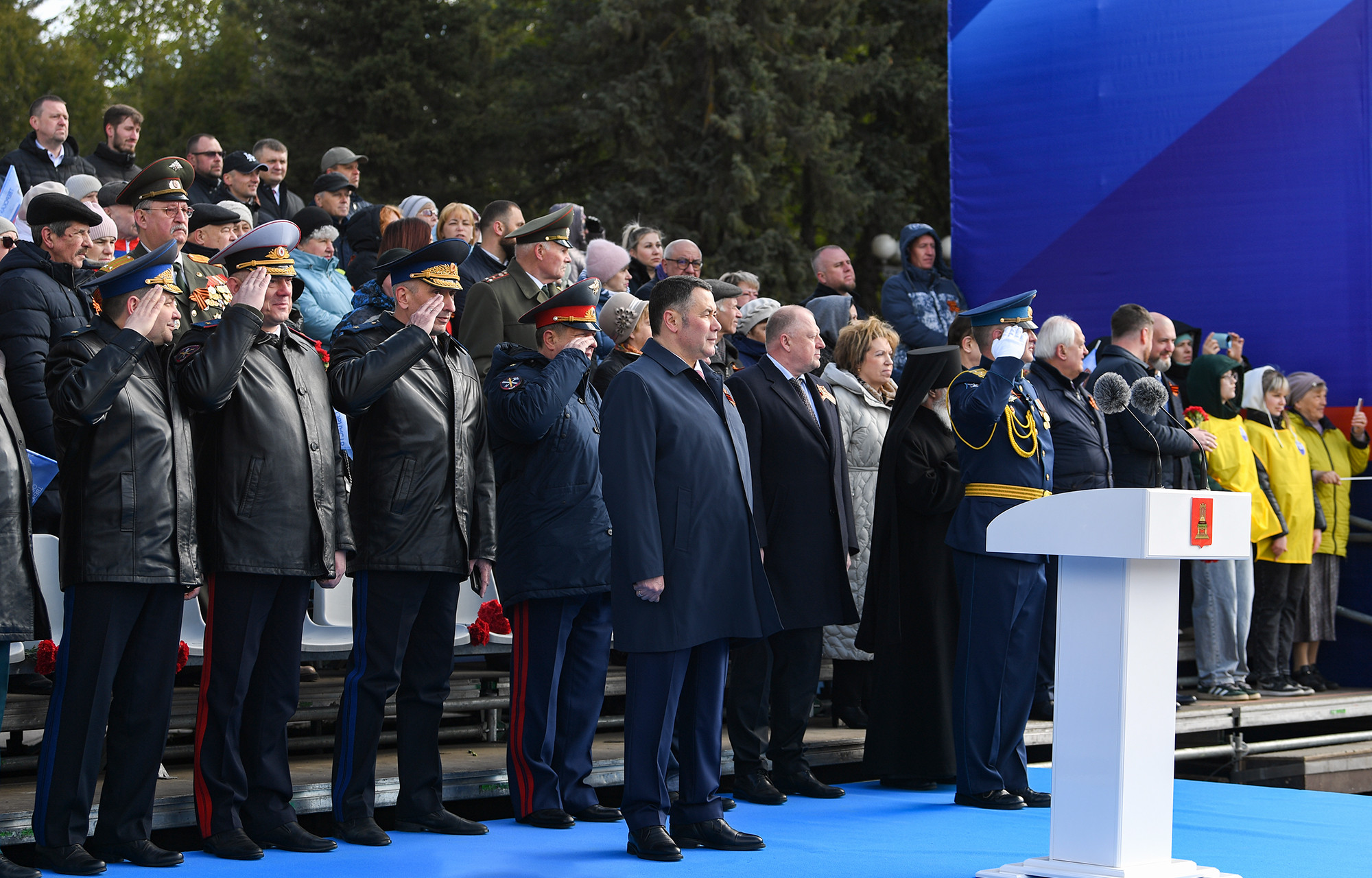 Во Ржеве официальные торжества завершились прохождением войск гарнизона -  ТИА