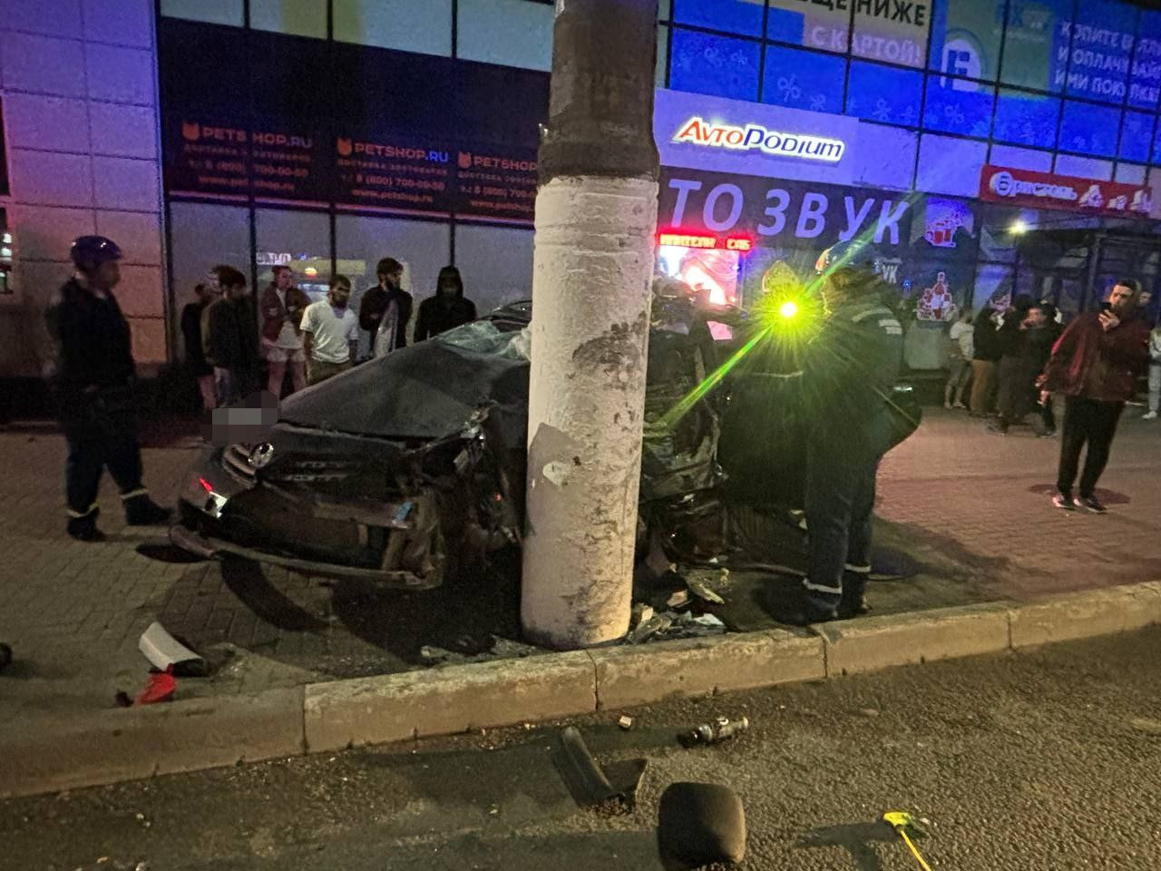 В Твери водитель на большой скорости влетел в столб и попал в реанимацию |  09.06.2024 | Тверь - БезФормата