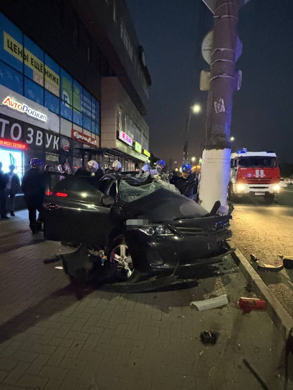 В Твери водитель на большой скорости влетел в столб и попал в реанимацию -  ТИА