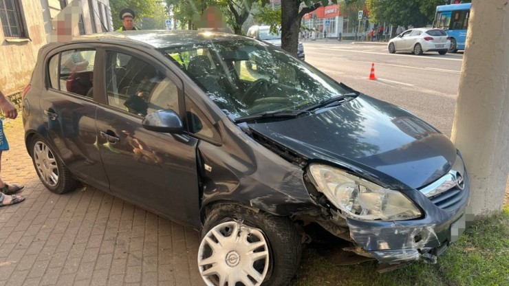 В Твери столкнулись два автомобиля, есть пострадавшие - новости ТИА