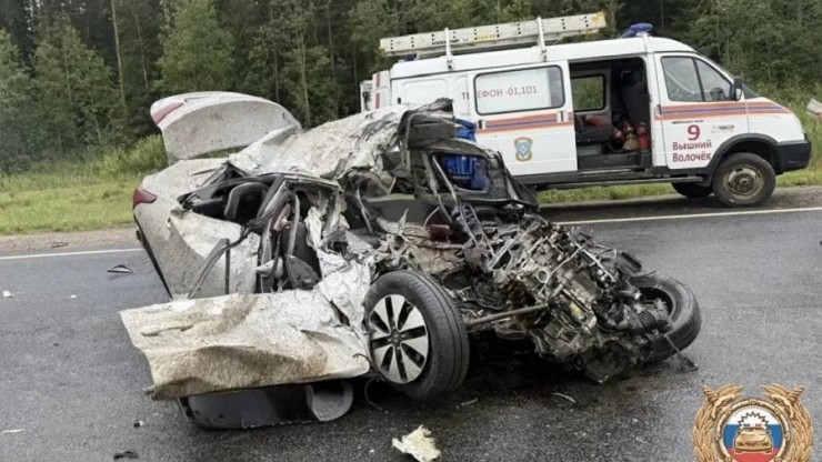 В страшной аварии под Вышним Волочком погибла семья - новости ТИА
