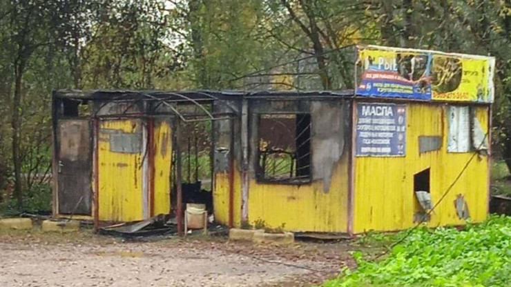 В Тверской области полностью выгорел рыбный магазин - новости ТИА