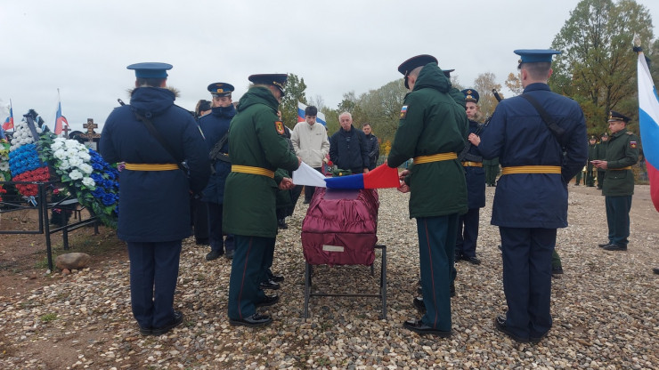 В Тверской области похоронили погибшего на СВО Евгения Виноградова - новости ТИА