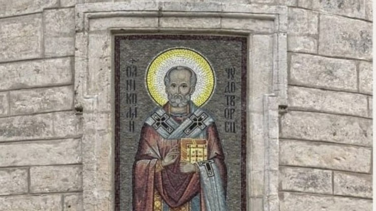 Три мастера украсили храм в Старицком округе уникальной мозаикой - новости ТИА