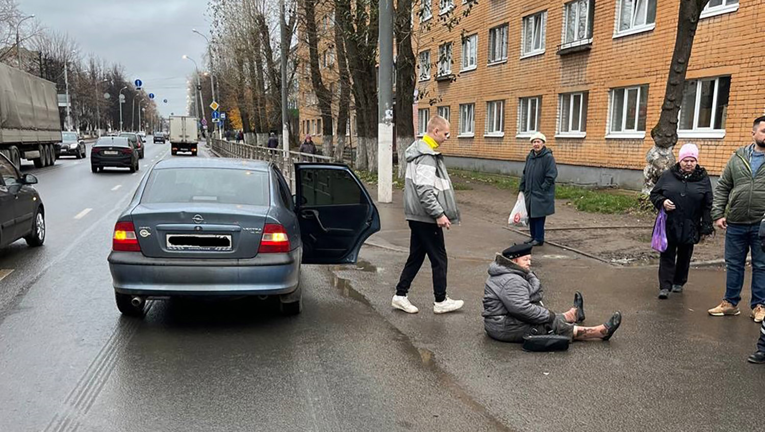 В Твери 73-летнюю женщину сбила машина | 09.11.2022 | Тверь - БезФормата