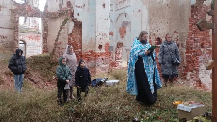 В Тверской области в полуразрушенном храме дети нашли гильзы и набедренник - новости ТИА