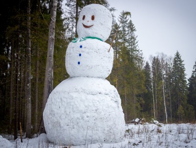 Жители Твери лепят 12-метрового снеговика в горах Кузбасса - новости ТИА