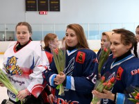  Женскую хоккейную команду "Тверские тигрицы" поздравили с 8 Марта - новости ТИА