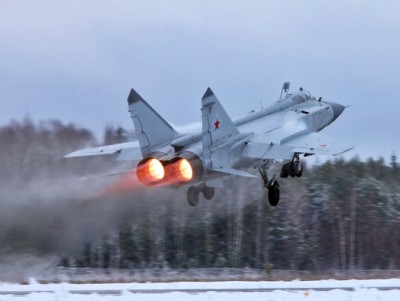 В небе над Тверской областью пилоты истребителей отрабатывали воздушные бои - Новости ТИА