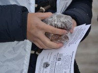 В Твери в память о жертвах блокады Ленинграда прохожим раздавали 125-граммовые пайки хлеба - Новости ТИА