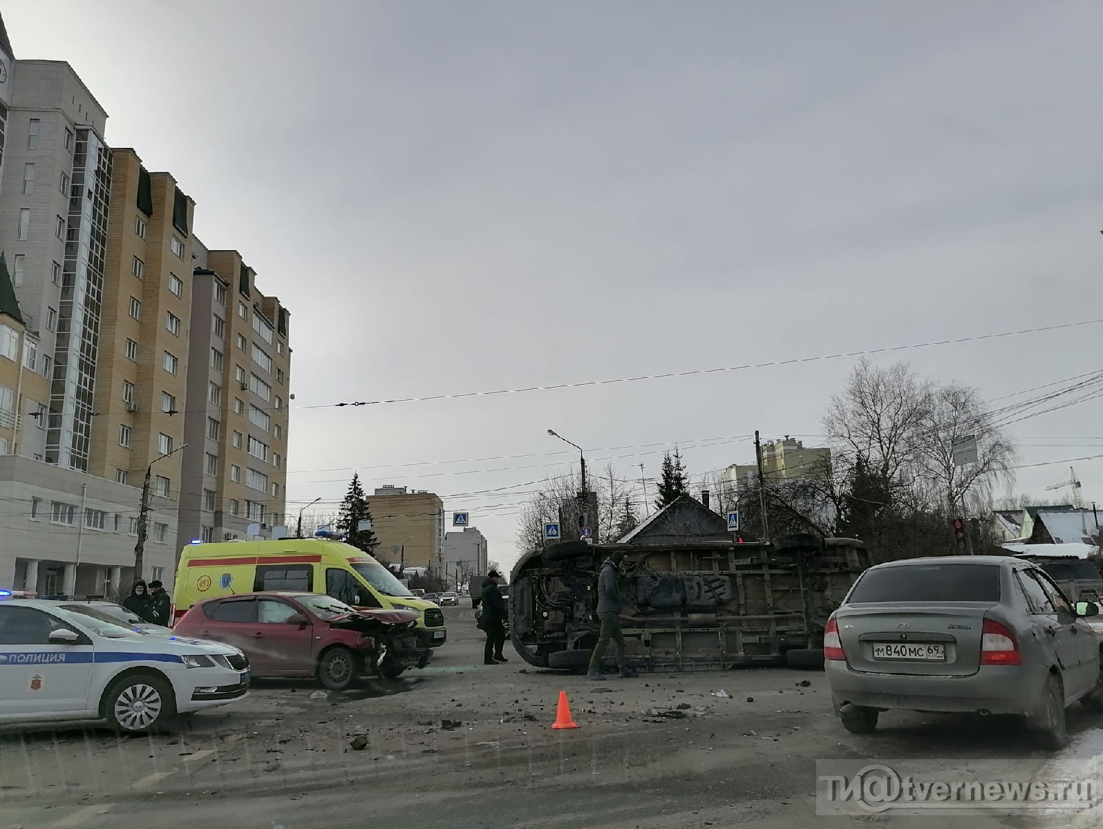 Стало известно состояние потерпевших в ДТП с машиной скорой в Твери |  12.03.2021 | Тверь - БезФормата