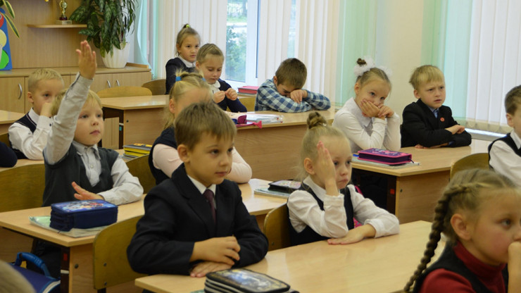 Стало известно о надбавках российским педагогам в 2023 году - новости ТИА