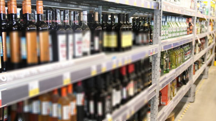 Тверские полицейские изъяли 17 тонн нелегального алкоголя - новости ТИА