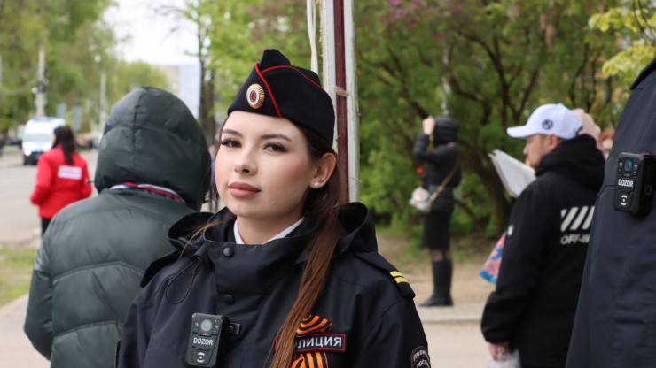 Полицейские Тверской области обеспечили безопасность и порядок в День Победы - новости ТИА