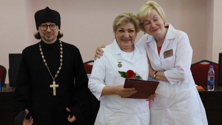 В Тверской области наградили одних из лучших медсестёр - новости ТИА