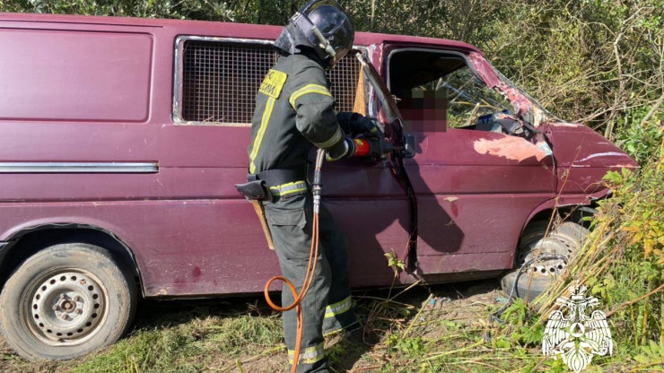 Двух человек деблокировали из авто в кювете под Тверью - новости ТИА