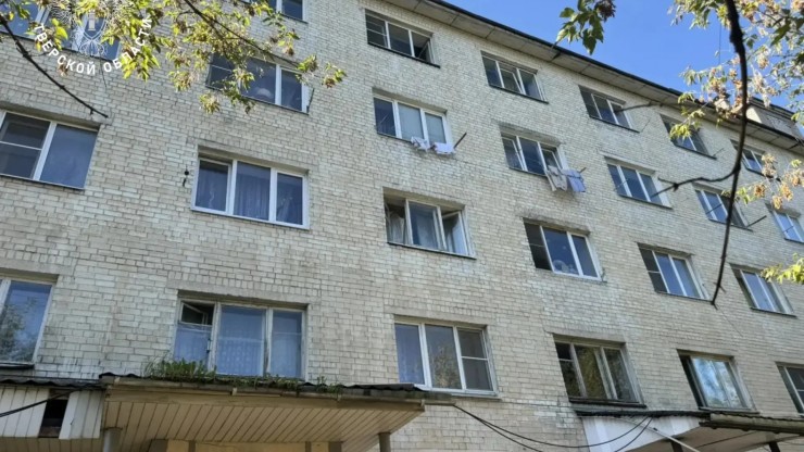 Годовалая девочка погибла, выпав из окна в Твери - новости ТИА