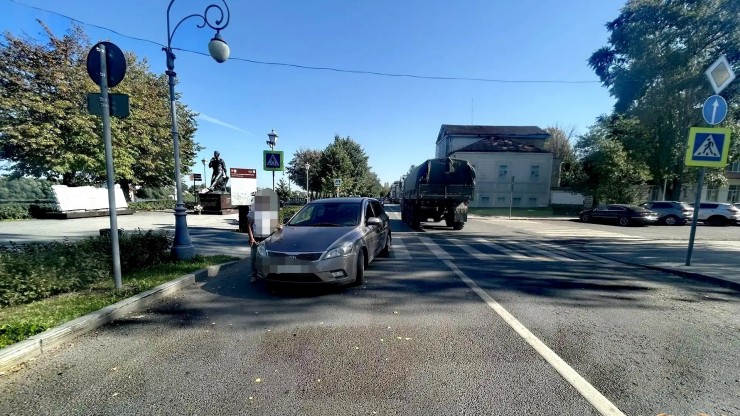 На набережной в Твери автомобилистка сбила 73-летнюю женщину - новости ТИА
