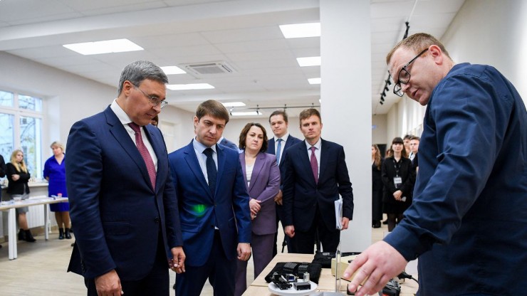 Министр науки РФ и представители правительства ознакомились с разработками молодых ученых Верхневолжья - новости ТИА
