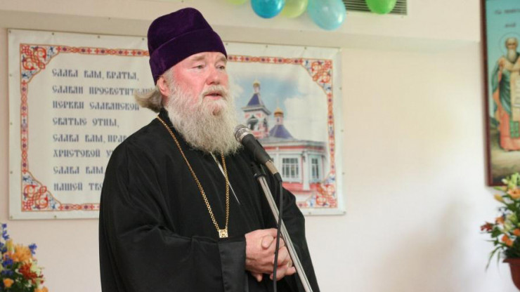 Клирик из Москвы подарил церкви при колонии в Торжке более 100 книг - новости ТИА