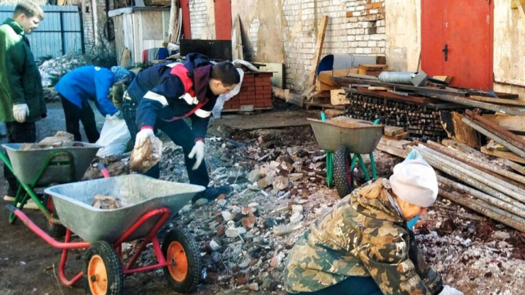 Жители Затверечья продолжили восстановление Никитского храма - новости ТИА