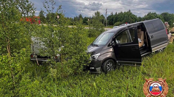 В Тверской области после столкновения два автомобиля улетели в кювет - новости ТИА