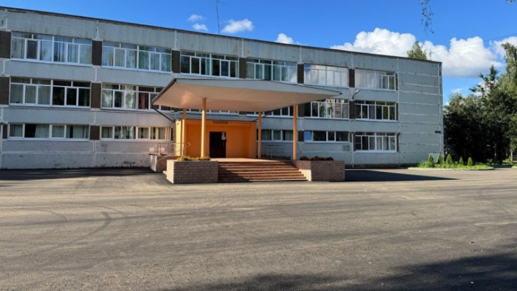 В Тверской области ремонтируют площадки для линеек и торжественных построений учеников - новости ТИА