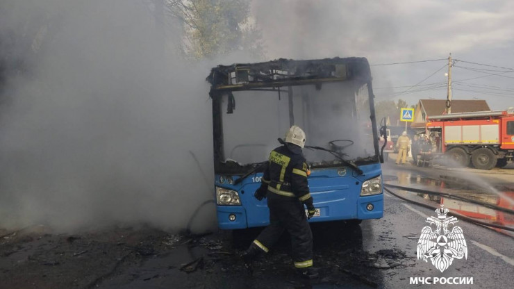 Причины возгорания автобуса №208 в Твери предстоит выяснить спецкомиссии - новости ТИА