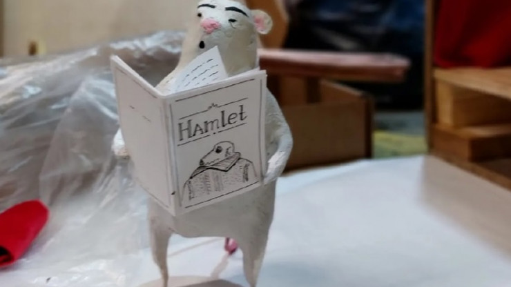 Новый арт-объект в Твери: мышата читают "Гамлета" - новости ТИА