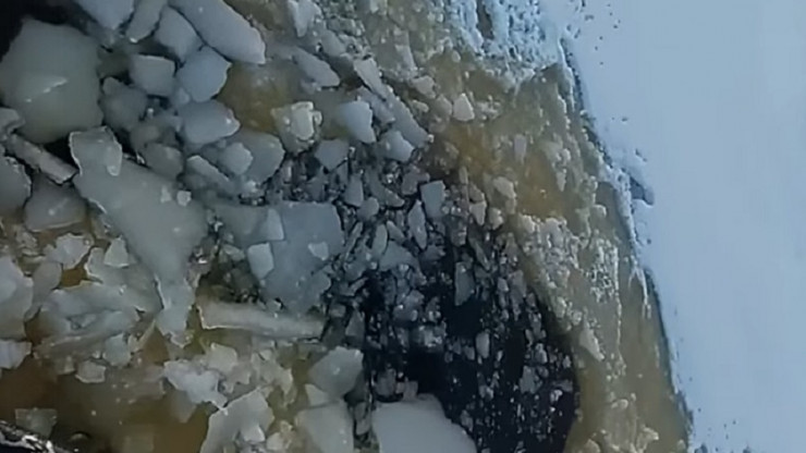 В Конакове снегоход провалился под лед - новости ТИА
