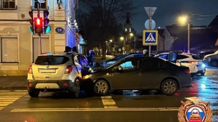 В Твери при ДТП пострадали три человека - новости ТИА
