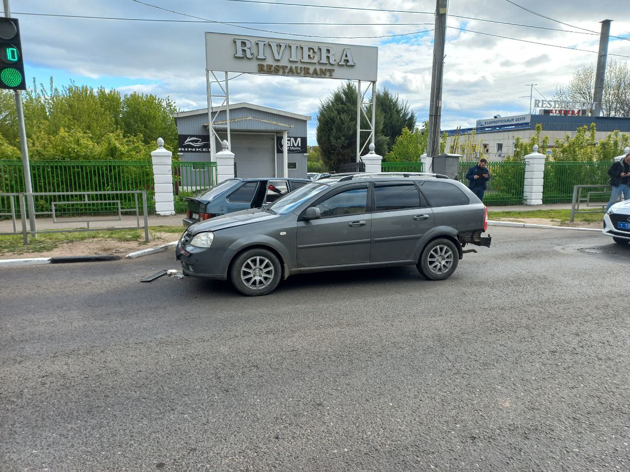 В Твери столкнулись две машины, пострадал ребенок | 24.05.2022 | Тверь -  БезФормата