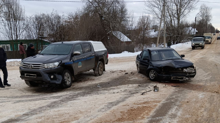 В Тверской области при столкновении ВАЗа и Toyota пострадала женщина - новости ТИА