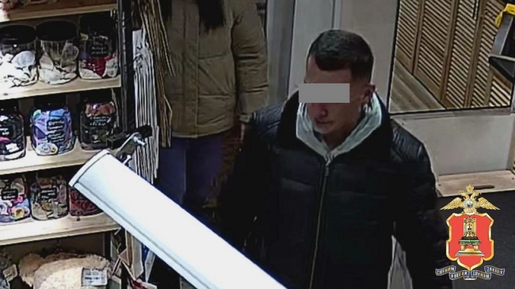 Как в кино: в Осташкове грабитель с букетом выпрыгнул в окно - новости ТИА