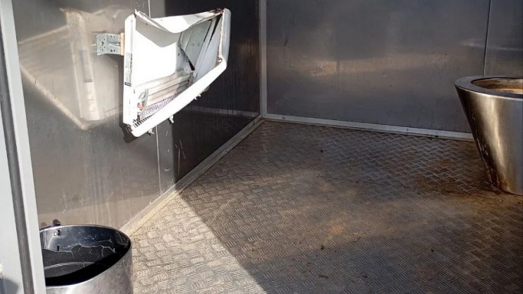 Вандалы устроили погром в городском саду в Твери - новости ТИА