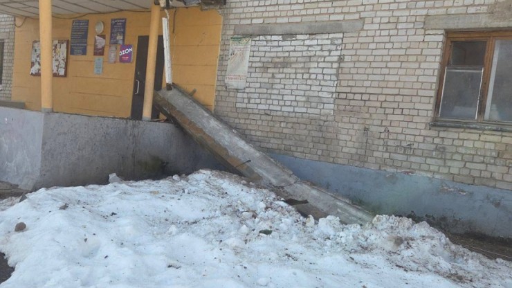 В Тверской области вместе со снегом упала крыша дома - новости ТИА