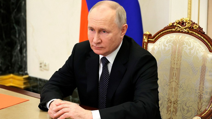 Путин поручил найти меры по снижению оттока населения за границу - новости ТИА