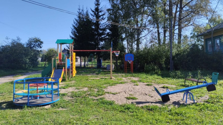 В Краснохолмском округе открыли две новые детские площадки - новости ТИА