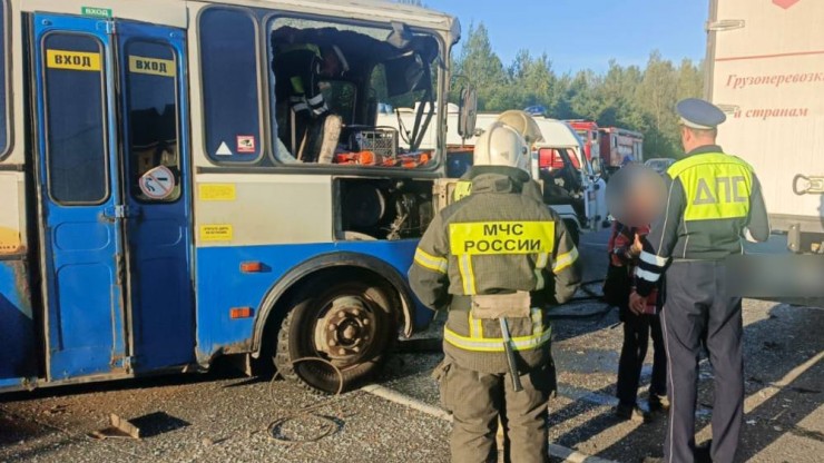 В Тверской области восемь человек пострадали в аварии с автобусом - новости ТИА